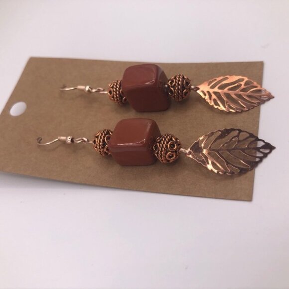 Russet Brown Agate Fallen Leaf Earrings - Picture 2 of 4